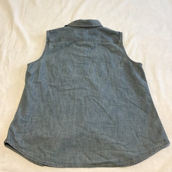 LAUREN Ralph Lauren women's sleeveless denim button down shirt - Picture 2 of 9
